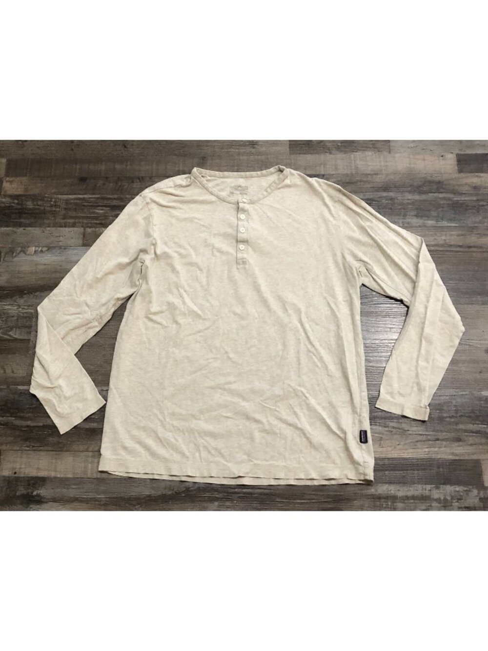 Patagonia Mens Large Beige Lightweight Cotton Henley Long Sleeve Shirt
